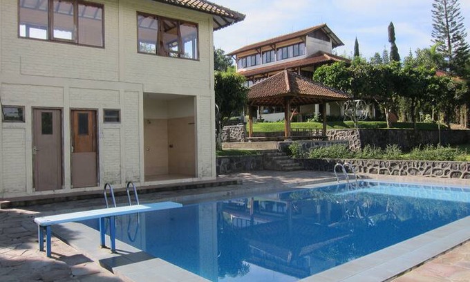 Ciloto Villa | Villa Saung Incu Cisarua (Near Taman Safari Zoo)
