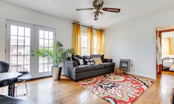 Miller Apartment | The Kramer Guest House- 3 min to State Fair Park