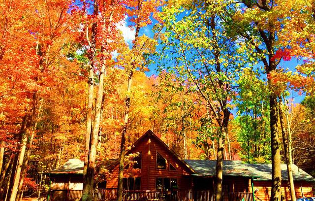 Alpine Lake Villa | Lake View Chalet in Alpine Lake Resort