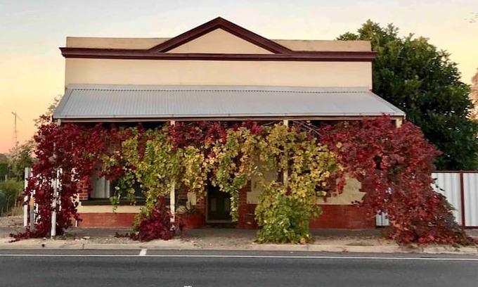 Hopetoun Cabin | The Cobbler's Cottage B&B
