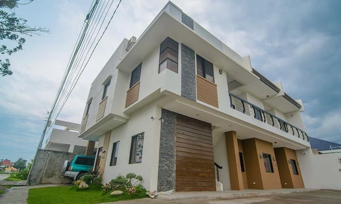 Dumaguete Apartment | S&F Apartments - Dumaguete City, with Terrace
