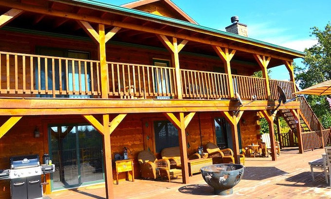 Harpers Ferry Cabin | Moose Lodge - W/ Hot Tub Jacuzzi