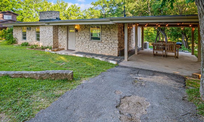 Canyon Lake Cabin | Stone River Cabin - Walking distance to Whitewater