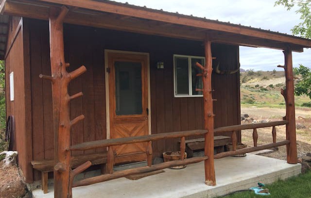 Wapiti House | Small Grizzly Ranch Cabin 30 miles outside of Cody
