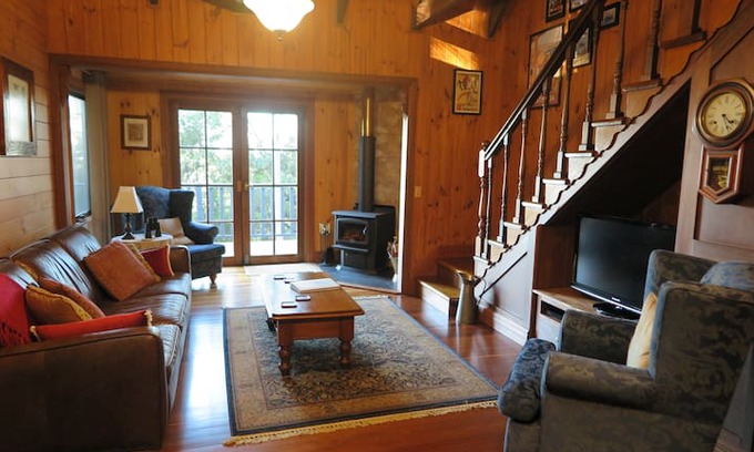 North Tamborine House | Bowerbird Cottage
