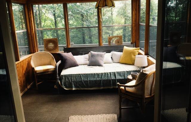 Lobelville Cabin | Sweeney Bluff Lodge steps away from the river