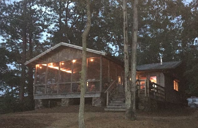 Arley Cabin | Enchanting Cabin/Cottage on Beautiful Smith Lake