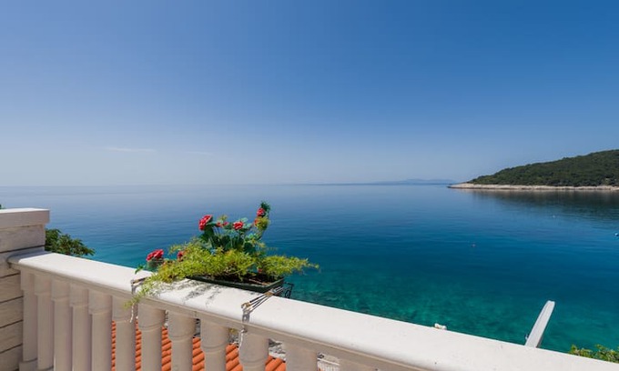 Milna Apartment | Luxury apartment sea view-Mario Tudor