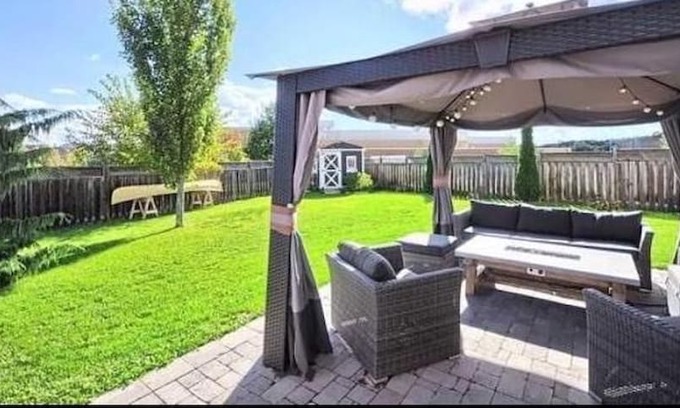 East Gwillimbury House | Cozy Corner