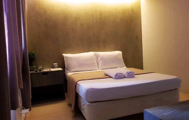 Diliman Apartment | Live the Suite Life at President Tower, Timog Ave