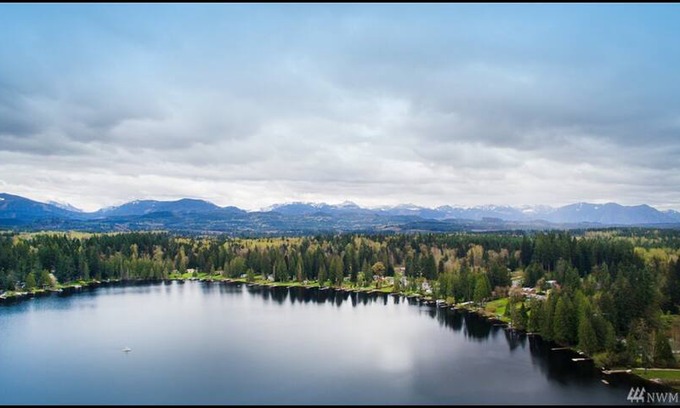 Carnation House | Lake Joy Escape