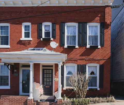 Tamaqua House | Quaint Home in the Heart of Tamaqua