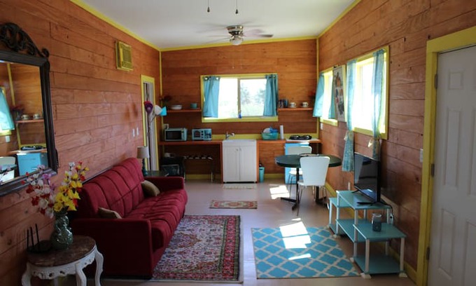 Dragoon House | Hidden Oasis B&B - Ralph & Arleen Casita