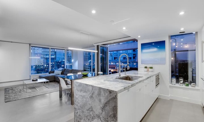 Crosstown Apartment | One-of-a-kind Luxury Penthouse w/ private hot-tub