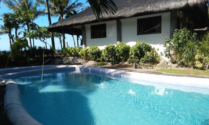 Gonzaga House | Beachfront house in Baua with swimming pool.