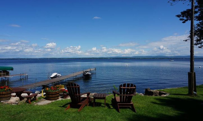 North Hero Cabin | WATER DREAMS - Lake house with breathtaking views