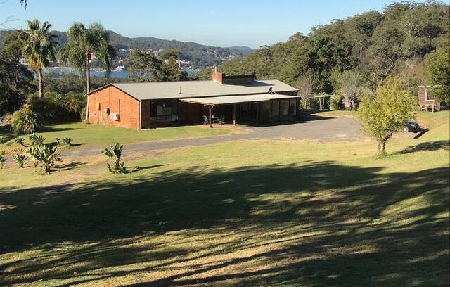 Point Clare House | SUNNYSIDE RETREAT, seclusion, close to everything