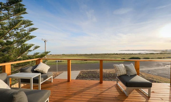 Middleton House | 58 Esplanade, Middleton