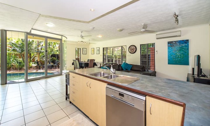 Fannie Bay Apartment | FANNIE BAY ART HOUSE