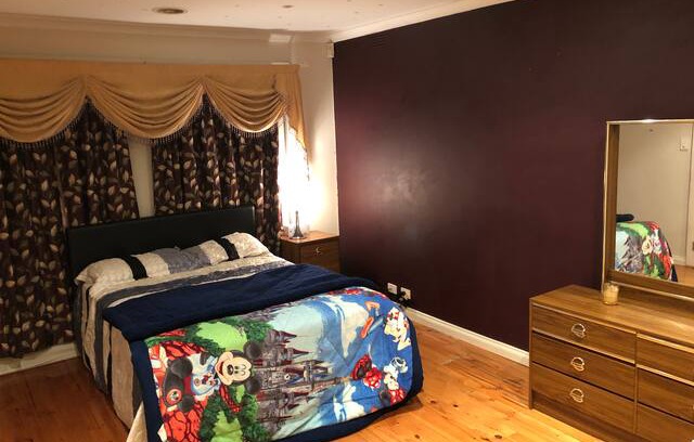 Laverton House | Room for stay, Only 2mins Walk to Laverton station
