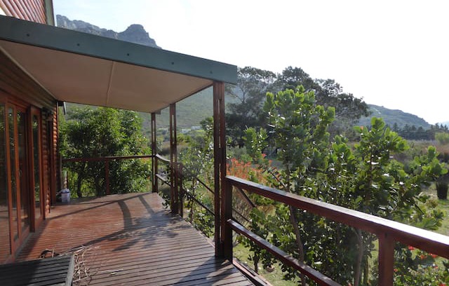Slanghoek Cabin | Bains Kloof Cabin on the banks of the river