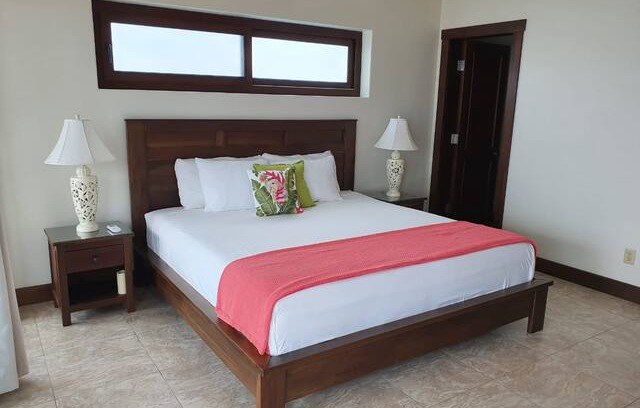 Lighthouse Estates Bed & Breakfast | Fishers Landing Boutique Hotel / Sandy Bay Suite