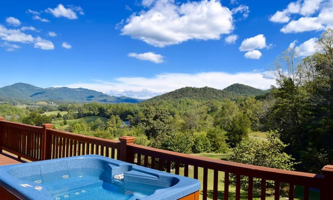Townsend Bed & Breakfast | The Octagon Suite at Country Manor Acres