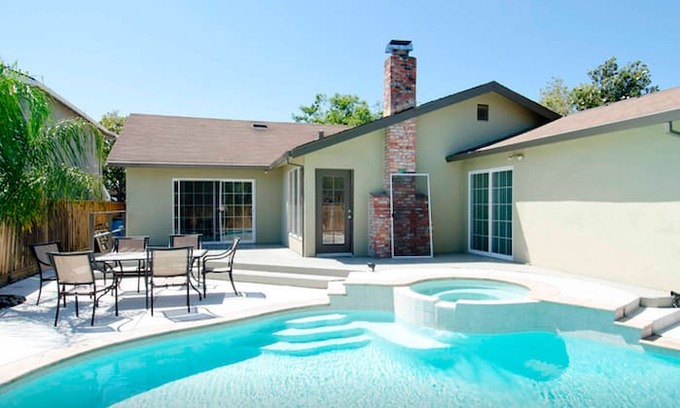 Lowlanders House | HackerHome - Santa Clara: bunk 1a