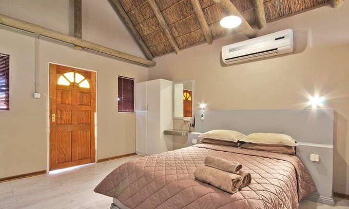 Vioolsdrif Villa | Vioolsdrift Lodge - Chalet 9
