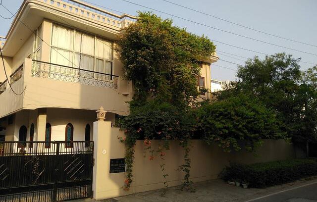 Meerut House | Quaint, quiet room in small town suburban house