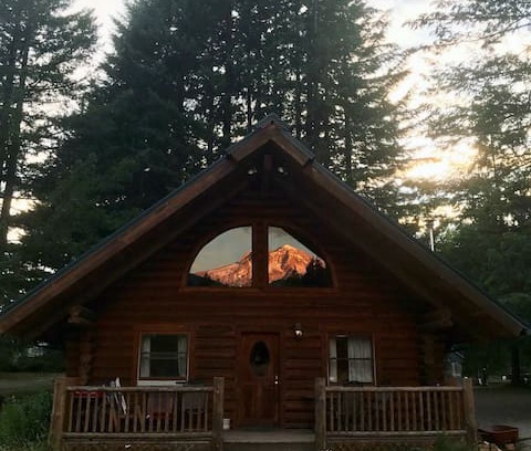 Rhododendron Cabin | The Burke Cabin * Mt. Hood View