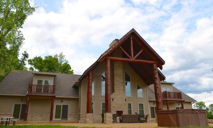Celina House | The-Lodge