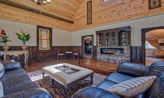 Waynesville House | Star Steeple - Rare Romantic and Relaxing Escape