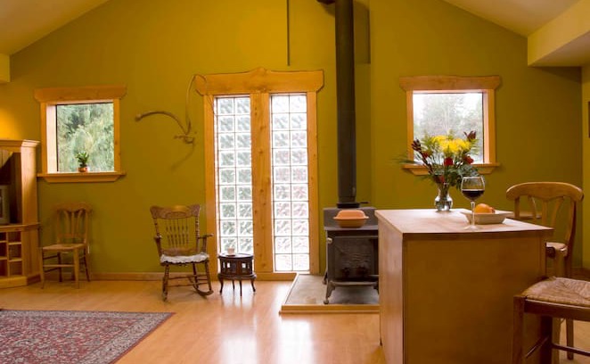 Haida Gwaii Apartment | Nadu Creek Loft: A quiet modern retreat