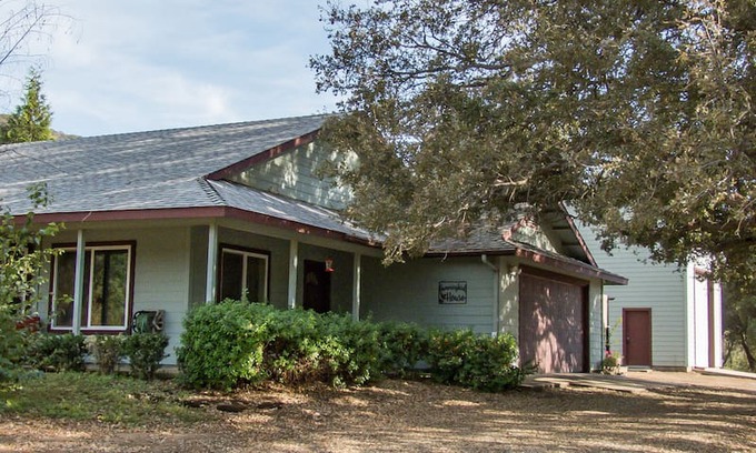 Badger House | Sequoia/Kings Canyon: The Hummingbird House