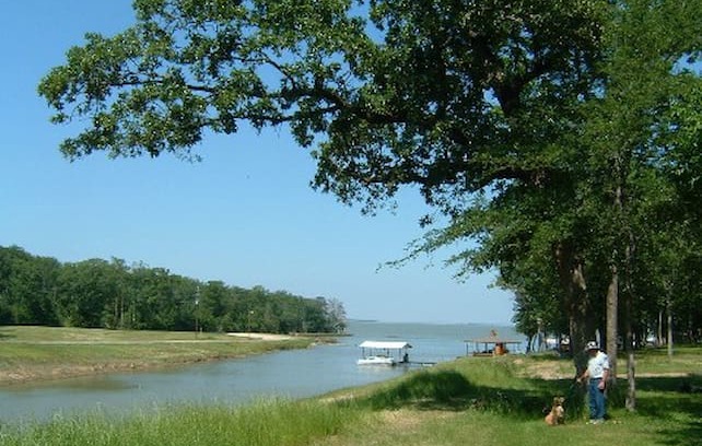 Cayuga Cabin | COZY CABIN on Richland-Chambers Lake