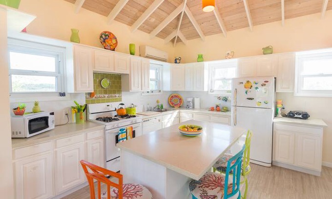 The Bight Villa | Leah's Villa - 92 Steps from Grace Bay Beach!
