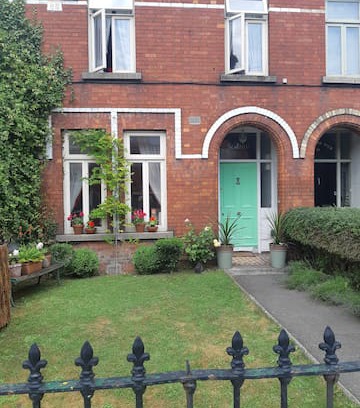 Haroldʼs Cross House | Beautiful old redbrick home in Harolds Cross