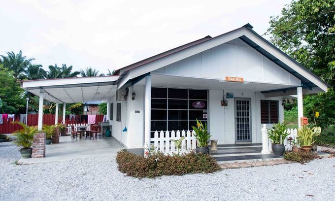 Kampung Chenderong Balai House | Sakura @ Masitah Homestay