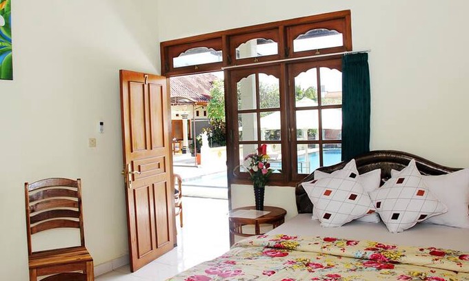 Kuta Bed & Breakfast | Poolside Single Room Warung Coco.