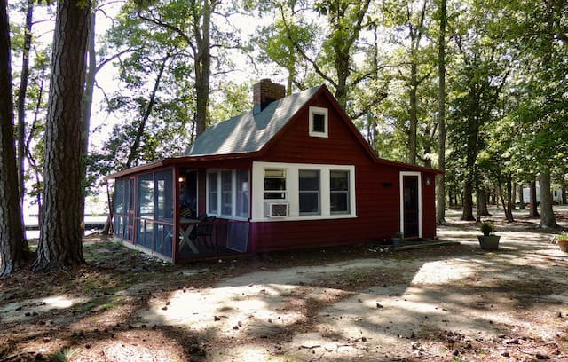 Deltaville Cabin | "The Little Red Cabin" aka The Galley