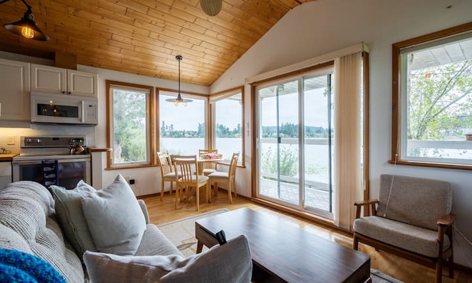 Langford Cabin | Lake Front Oasis, Hot Tub, Relax and Unwind