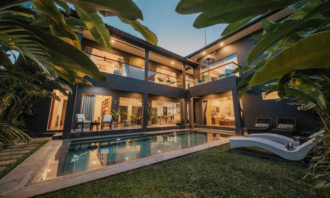 Central Seminyak House | Villa Bellini SEMINYAK - Live Large & Luxe/5bdrms