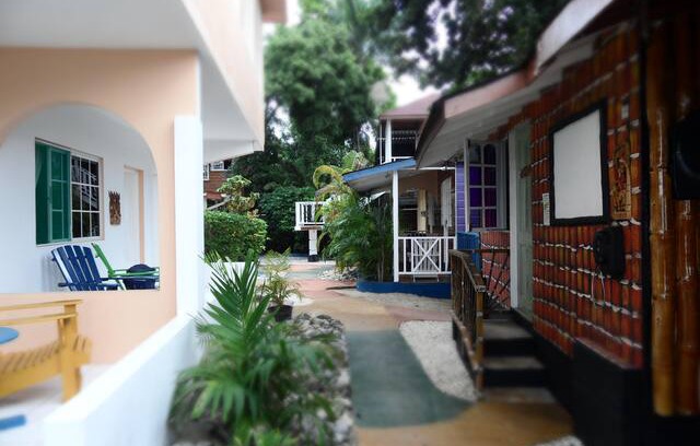 Negril Bed & Breakfast | Mom's Place Room # 3