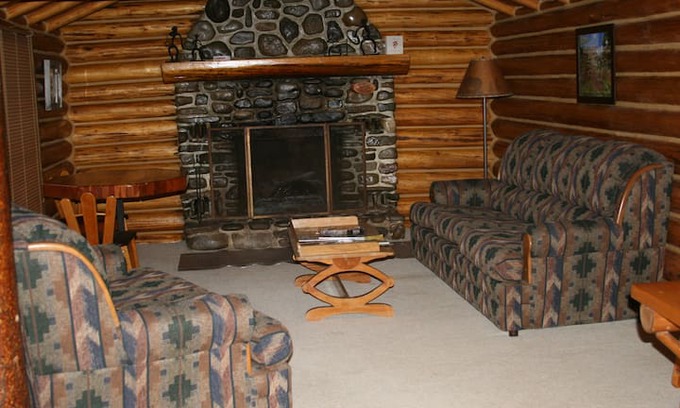 Choteau Cabin | Switchback Cabin, Rocky Mountain Front