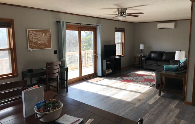Black Mountain House | Black Mountain Base Camp-15 Minutes to Asheville!