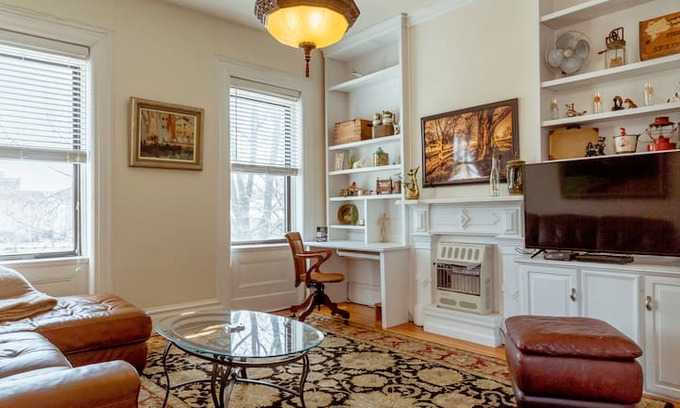 Benton Park Apartment | Cozy, Old World Charm Apartment in Benton Park!!!