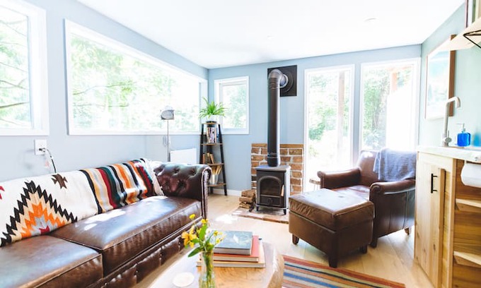 West Hills House | Bright, Modern Guest House at Ferngully