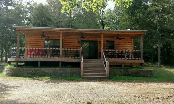 Pencil Bluff Cabin | 136 Catfish Cove 870-490-0805
