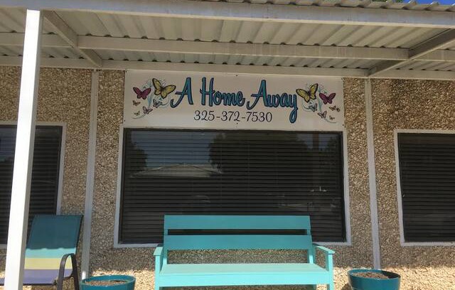 San Saba Apartment | A Home Away